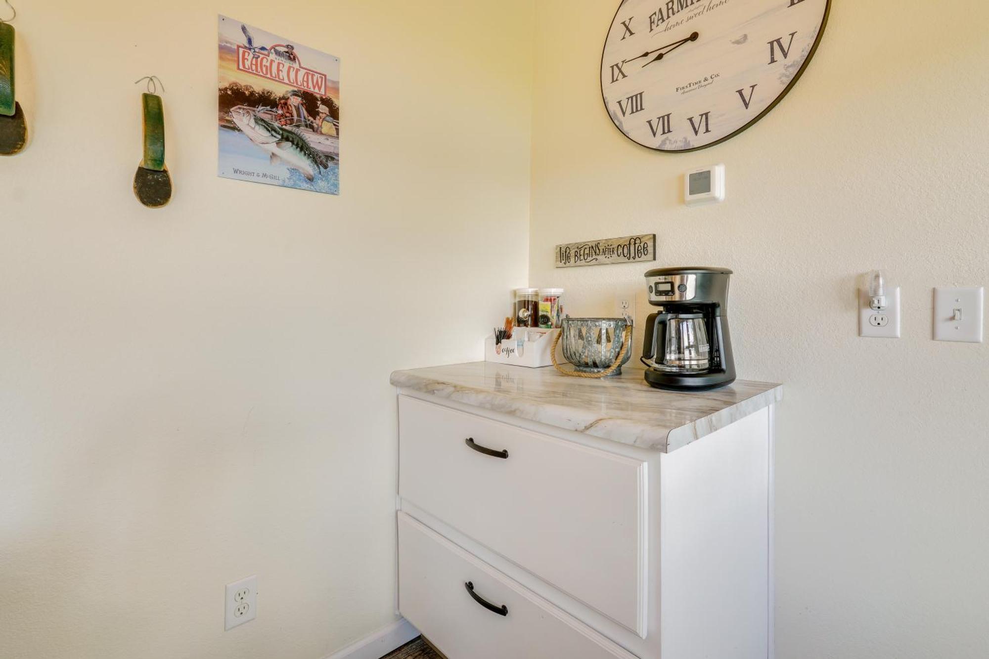 Howe Retreat With Fire Pit And Private Boat Dock! Экстерьер фото