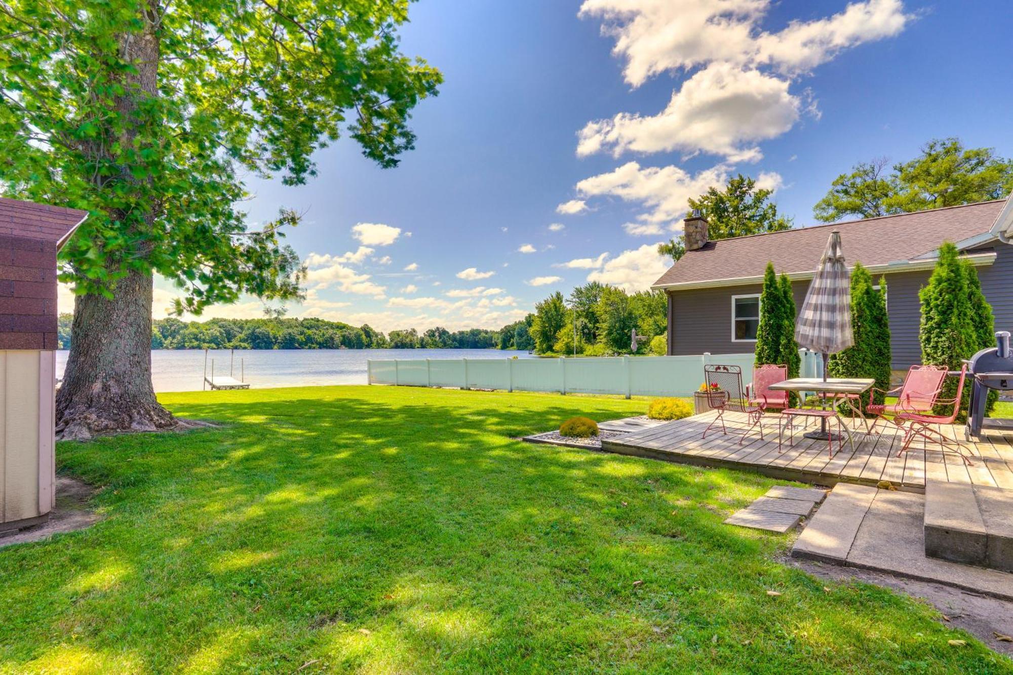 Howe Retreat With Fire Pit And Private Boat Dock! Экстерьер фото