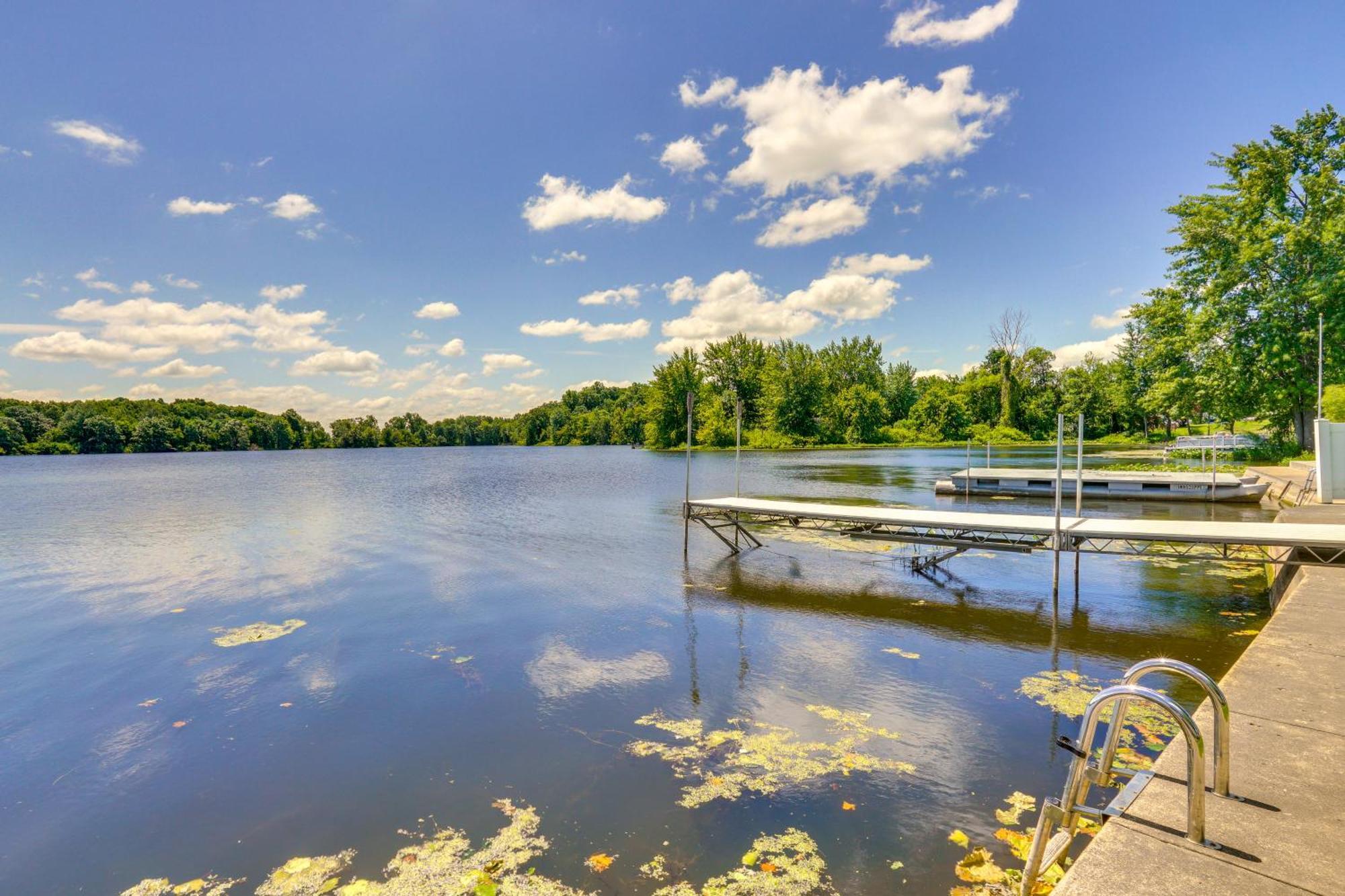 Howe Retreat With Fire Pit And Private Boat Dock! Экстерьер фото