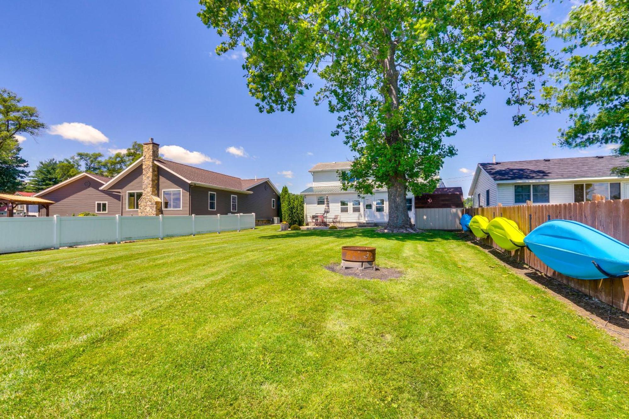 Howe Retreat With Fire Pit And Private Boat Dock! Экстерьер фото